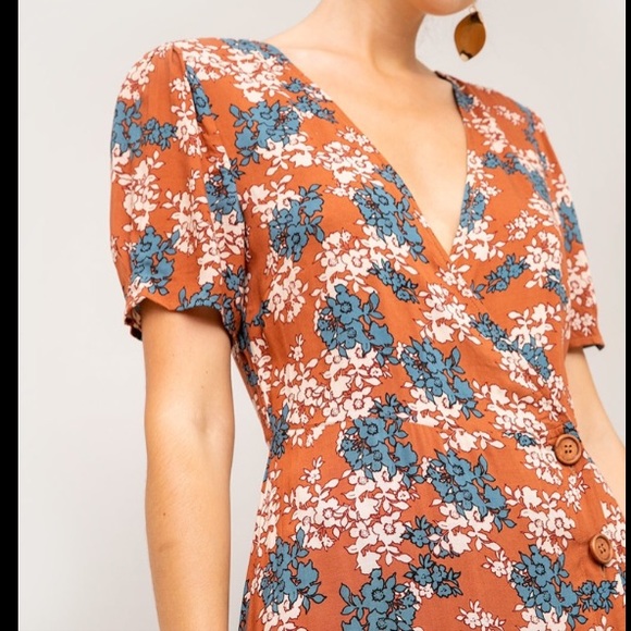 Short sleeve floral dress sz S - Picture 3 of 5